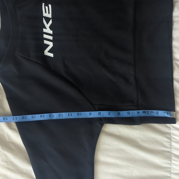 Nike DriFit Cropped sweatshirt - Picture 2 of 8
